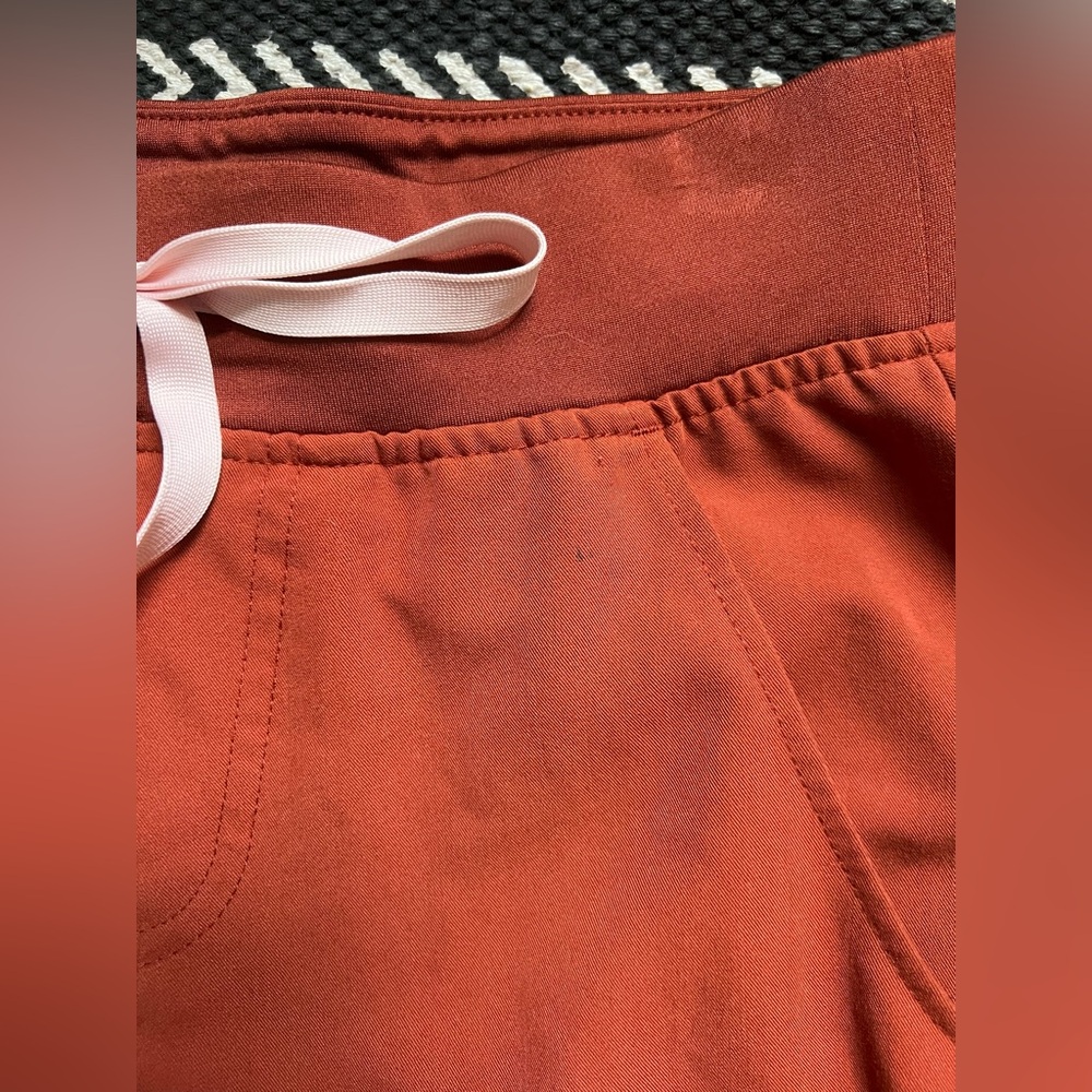 FIGS Zamora Jogger Scrub Pants - Picture 12 of 16